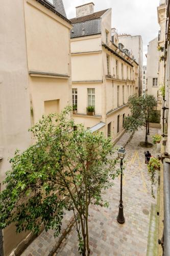 Charlemagne Le Marais - image 2