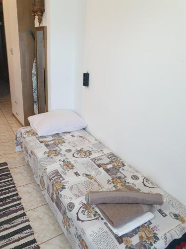 One-Bedroom Apartment with Sea View image 7