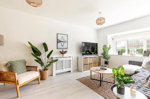 Semi-detached House with Modern Bespoke Interior gîte à louer Holiday Inn Brent Cross