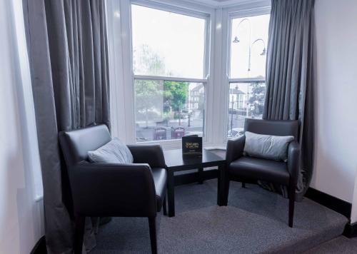 Peaky Blinders Accommodation & Bar - image 2