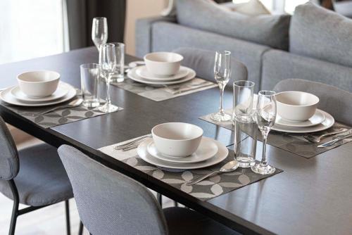 Lux 1BR,5 Min to Burj Khalifa In heart of Downtown - South Ridge Tower, Dubai (Foto 5)