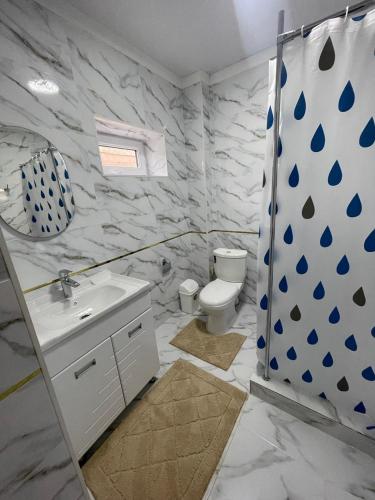 Center guesthouse in Koçkor