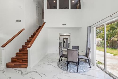 Spacious 3BR Villa in Miami with Fenced Backyard in Miami, USA