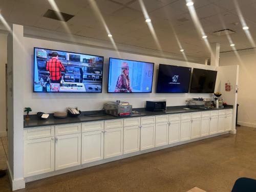 Ramada by Wyndham Newark/Wilmington - image 2