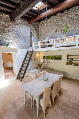 Secluded home in Le Caunil in Gincla