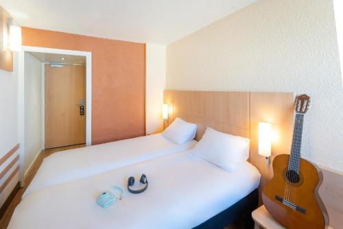 2 twin beds