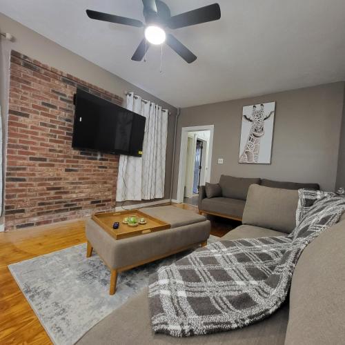 Majestic Living close to Boston- Family and group friendly in Stoughton, USA