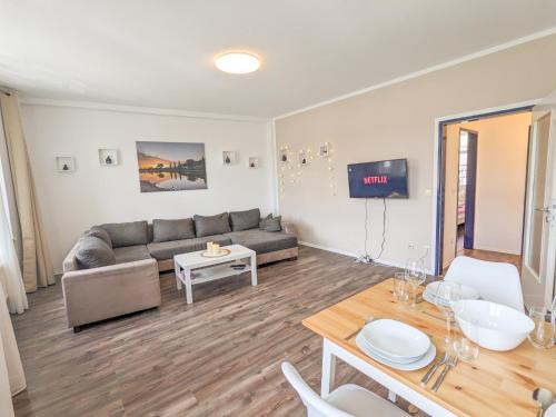 Urlaubsmagie - Ferienwohnung Heidelbeere - Gemeinschaftsgarten, Sauna & Saisonaler Pool - HW3B in Sebnitz, Deutschland