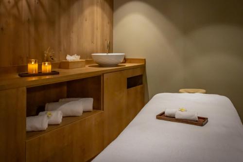 The Originals City Hôtel Manche-Océan Vannes Centre (Inter-Hotel) - image 2