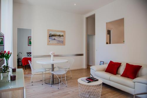 #47 Suite paradis Centrale 2 min de la mer - Balcon & AC