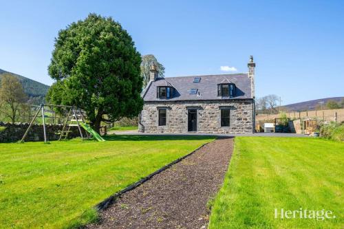 Hotelli välisilme, Kirkton Family Farmhouse with Hot Tub, Alford, Aberdeenshire in Kildrummy