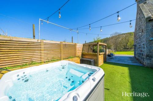 Kümblustünn, Kirkton Family Farmhouse with Hot Tub, Alford, Aberdeenshire in Kildrummy