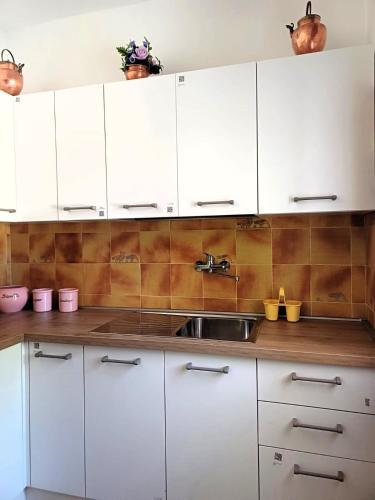 кухня, Dalla Nonna Ida, Casa Vacanze con Vista in Toscana in Сестіно