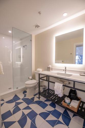 566083405 The Holbrook Hotel