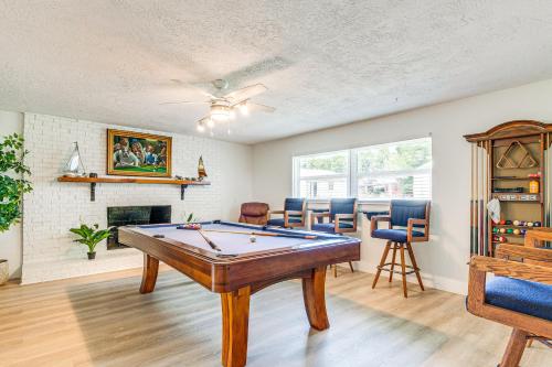 3 Mi to Three Sisters Springs Home with Game Room in Crystal River, USA