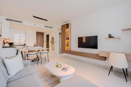 Cozy Home I 1BDR Apartment I District One - image 13