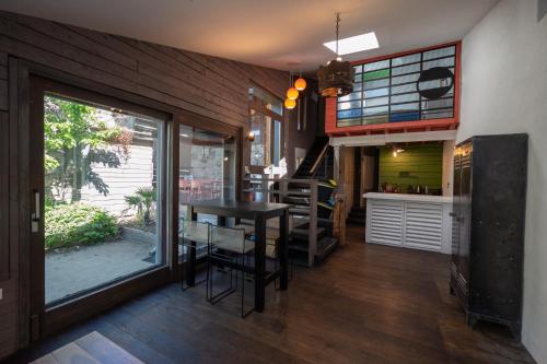 Eza - Gîte pour 6 voyageurs avec jardin (Eza - Gite pour 6 voyageurs avec jardin) in Mercuer