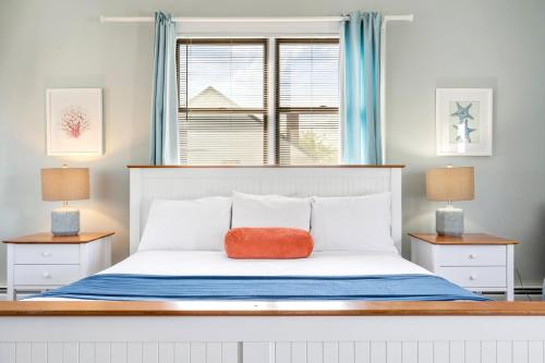 The Lighthouse Inn & Suites The Lighthouse Inn & Suites