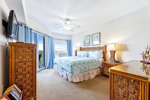 Pet-Friendly Paradise: Close to Pool Beach Access OW17-406 in New Smyrna Beach, USA