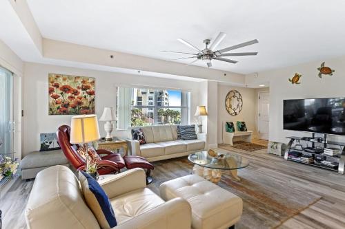 Premier Oceanwalk Corner Unit Resort Amenities Steps to Beach in New Smyrna Beach, USA