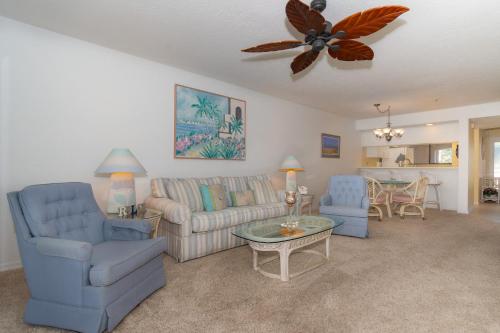 Pet Friendly Bouchelle Island Condo Pool Hot Tub Seconds to the Beach in New Smyrna Beach, USA