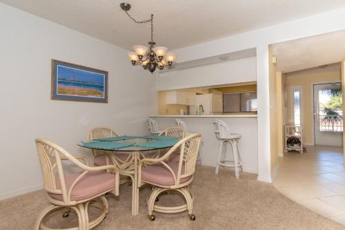 Pet Friendly Bouchelle Island Condo Pool Hot Tub Seconds to the Beach in New Smyrna Beach, USA