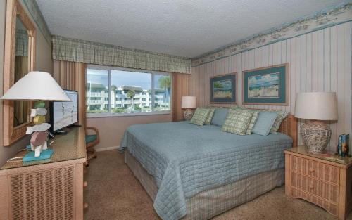 Prime Location Pool Views Oceanview Gem Chateau by the Sea 22B in New Smyrna Beach, USA