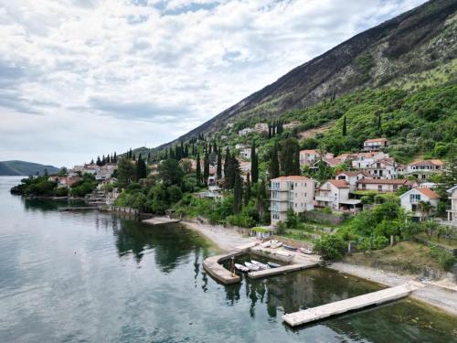 منظر, Detached Villa with stunning views in Njivice, Montenegro in Njivice