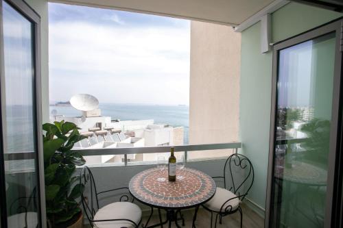 Palmove Luxurious Beachfront Apt 1