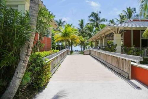 A környék, BRAND NEW! Lovely 1 Bedroom with Pool by the Beach in Key Biscayne (FL)