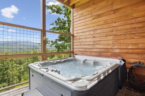 Oakley Lodge: Luxury Cabin w/ MTN Views Indoor Pool • Hot Tub image