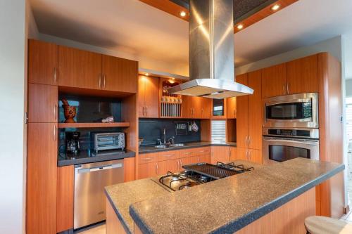 Enjoy Rare Huge POOL 4br Perfect for Families! in อกัวดา