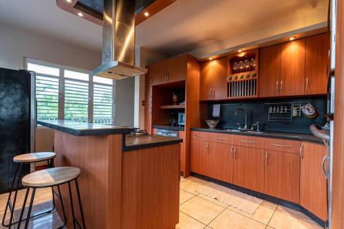 Enjoy Rare Huge POOL 4br Perfect for Families!