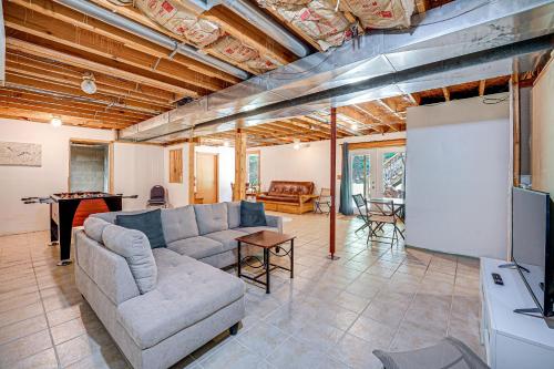 Charming Pentwater Home with Fire Pit and Yard! Charming Pentwater Home with Fire Pit and Yard!