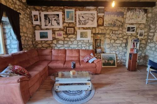 Sunny Valley - Traditional house in Rijeka Crnojevica