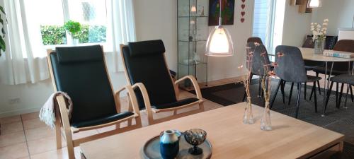  Fiskerhuset i Øster Hurup - i byen, ved stranden in Øster Hurup