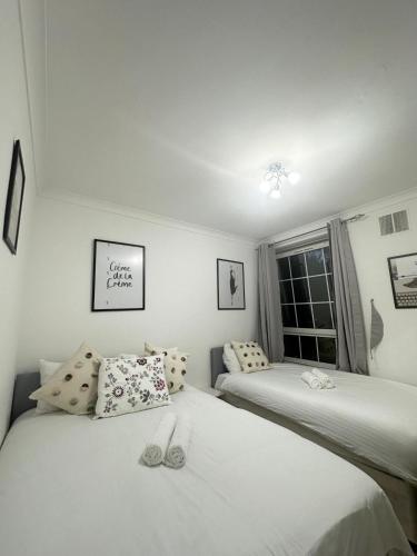 Budget Grey House 3