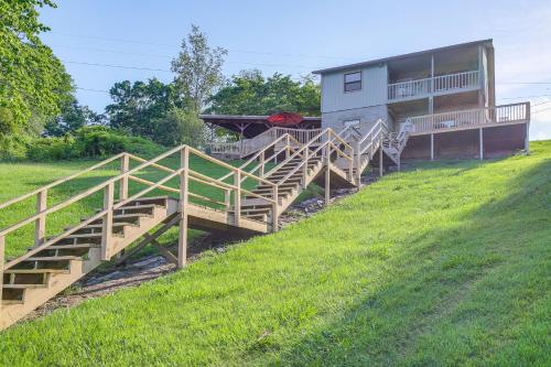 Rutledge Hilltop Home on Cherokee Lake with Decks! in Rutledge, USA