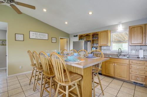 Rutledge Hilltop Home on Cherokee Lake with Decks! in Rutledge, USA