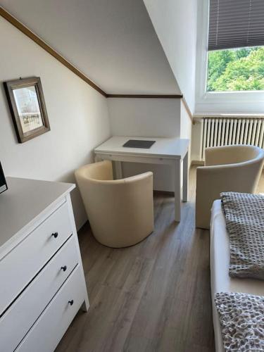 FeWo 57 - Appartement im Rottalblick - Helle Kuschelecke genießen mit Bademantelgang zur Therme, TV, inkl Stellplatz im Haus u Kurtaxe, Bad Griesbach (zdjęcie 9)