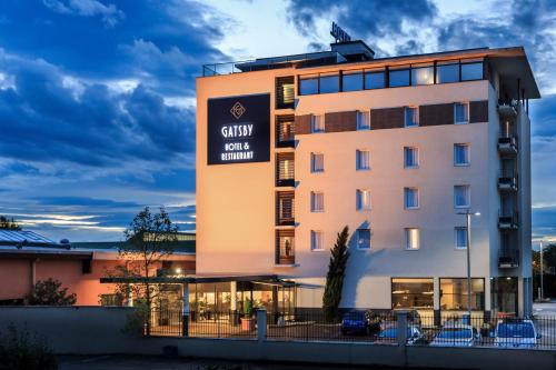 Hotel Gatsby by HappyCulture