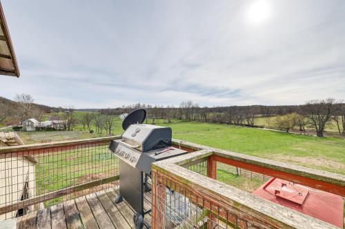 . Pet-Friendly Purdy Home with Horse Stables and Trails!