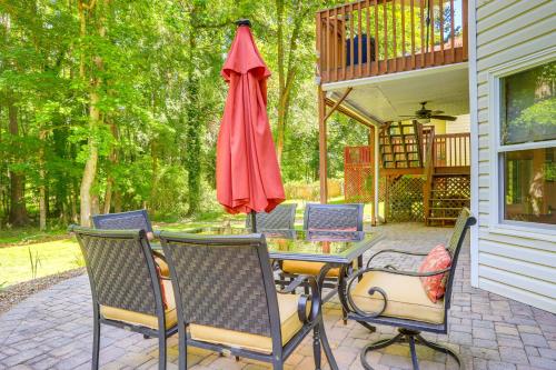 Cozy Jonesboro Studio with Patio about 22 Mi to Atlanta! in Fayetteville (GA)