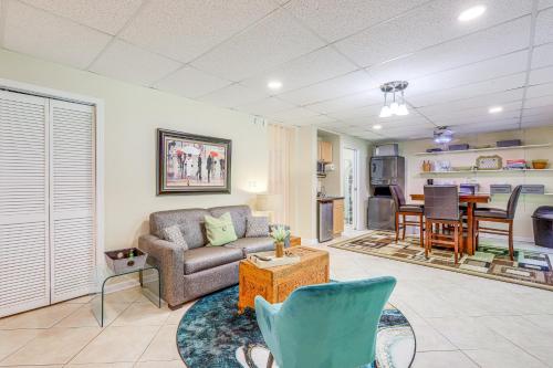 Cozy Jonesboro Studio with Patio about 22 Mi to Atlanta! in Fayetteville (GA)