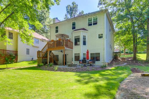 Cozy Jonesboro Studio with Patio about 22 Mi to Atlanta! in Fayetteville (GA)