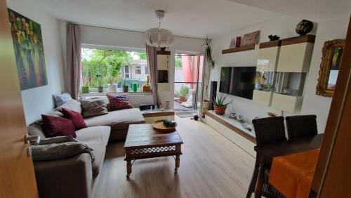 Haus mit Garten, 20 min. zum Dom&Messe (Bus/Bahn), Köln