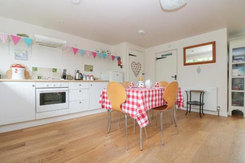 Bolitho's Retreat - image 3