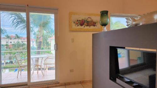Ocean Dream top floor Studio with balcony - image 4