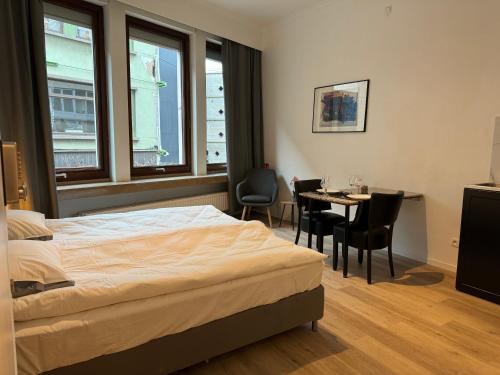 Two bedroom loft in the city center by the Meir, Amberes (foto 7)