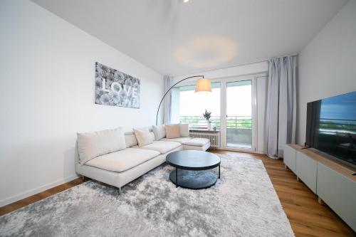 120 SQM Apartment - 2 Bedrooms - Balcony - Kitchen in Neuss, Deutschland